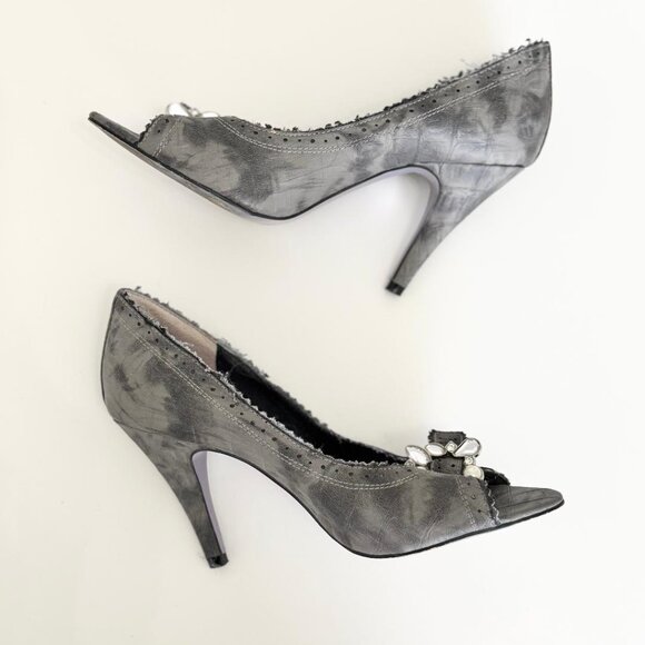 Gray Peep Toe High Heels Pumps by Lui Chung, Size 6.5 - Picture 1 of 6